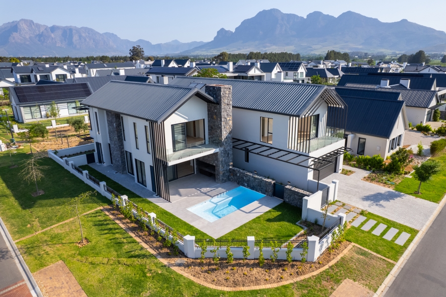 To Let 4 Bedroom Property for Rent in Val De Vie Estate Western Cape